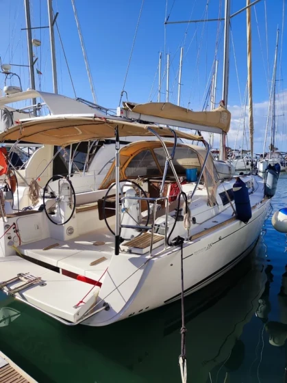 Dufour 335 GL - Boatscribe.com