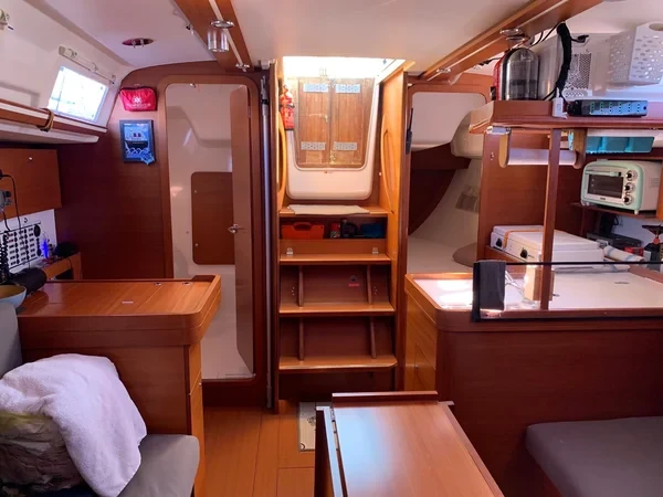 Dufour 335 GL - Boatscribe.com