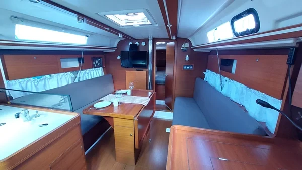 Dufour 335 GL - Boatscribe.com