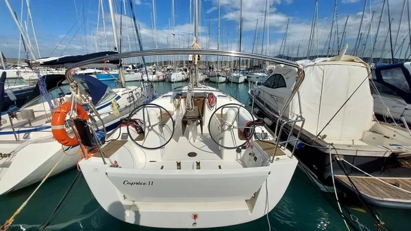 Dufour 335 GL - Boatscribe.com
