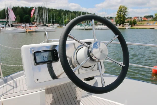 Nautika 1300 - Boatscribe.com