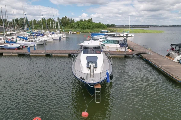 Nautika 1300 - Boatscribe.com