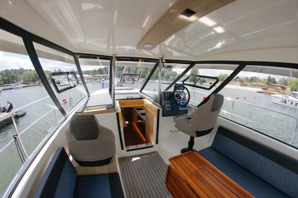 Nautika 1300 - Boatscribe.com