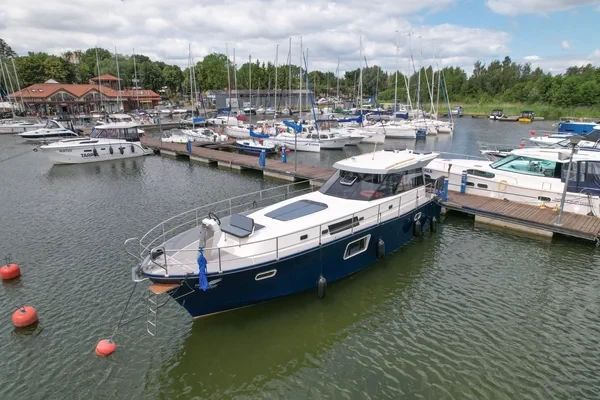 Nautika 1300 - Boatscribe.com