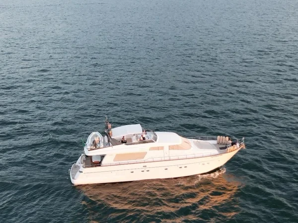 San Lorenzo 72 - Boatscribe.com