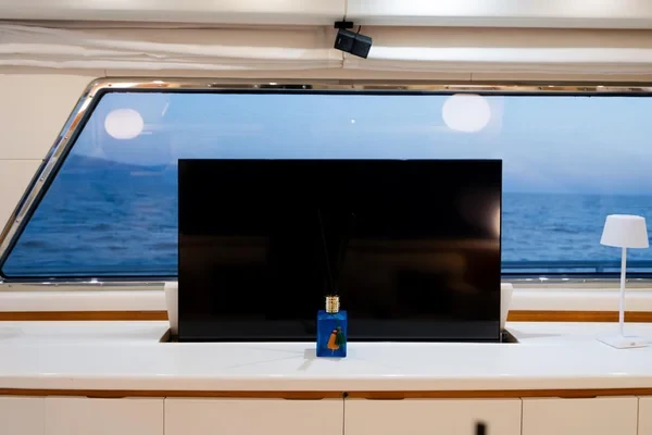 San Lorenzo 72 - Boatscribe.com