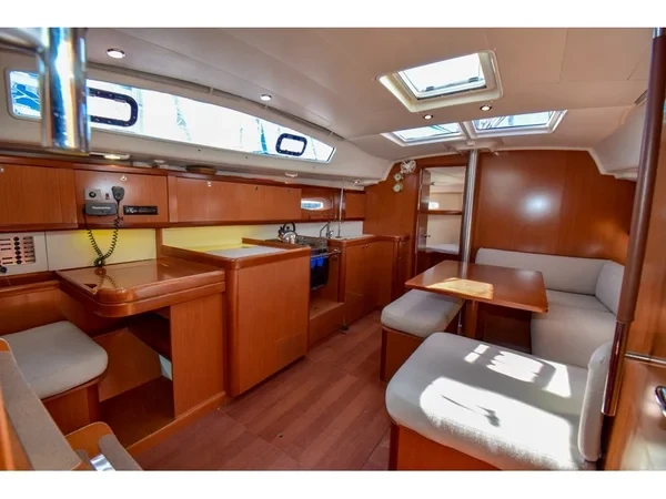 Oceanis 40 - Boatscribe.com