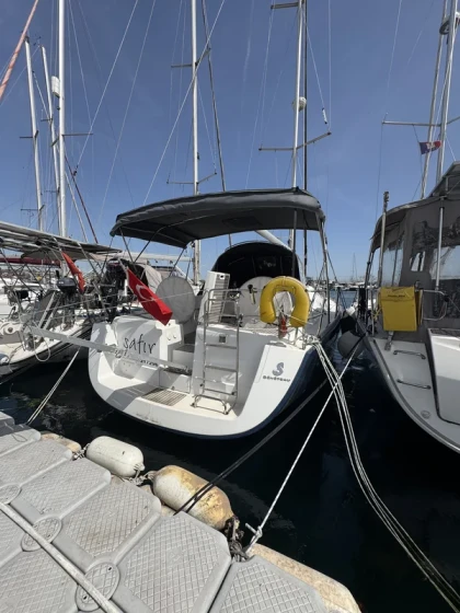 Oceanis 40 - Boatscribe.com