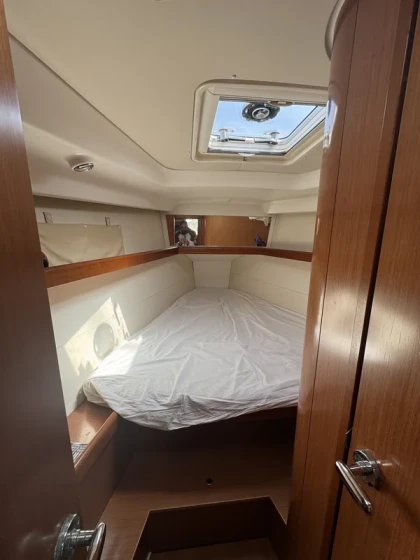 Oceanis 40 - Boatscribe.com