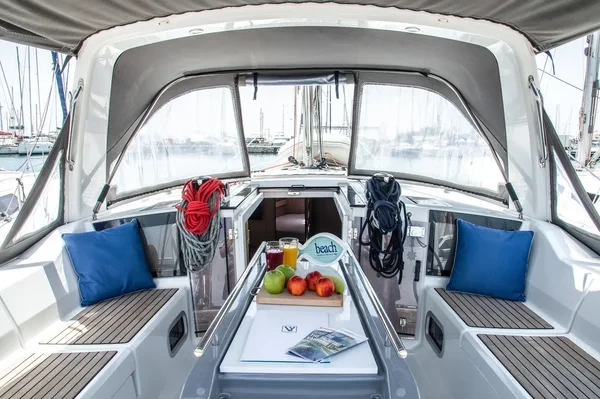 Oceanis 41.1 - Boatscribe.com