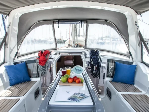 Oceanis 41.1 - Boatscribe.com
