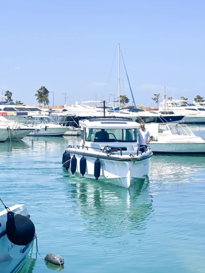 Axopar 37 XC Cross Cabin - Boatscribe.com