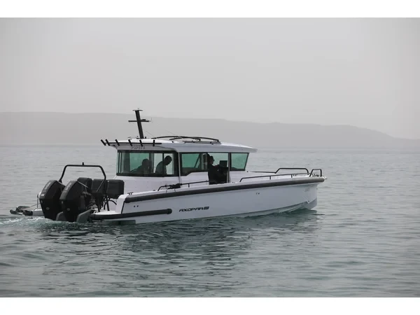 Axopar 37 XC Cross Cabin - Boatscribe.com