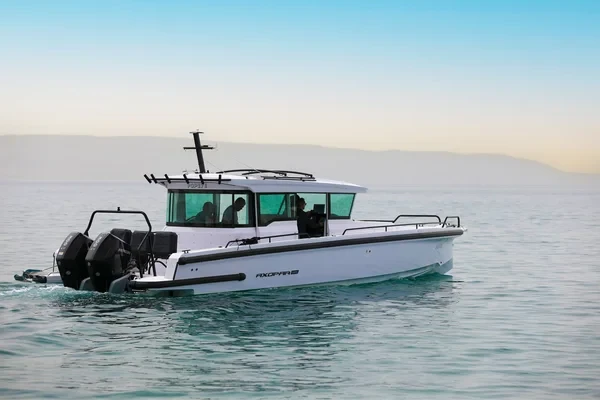 Axopar 37 XC Cross Cabin - Boatscribe.com