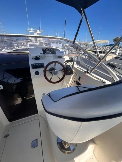 Quicksilver Activ 755 Sundeck - Boatscribe.com