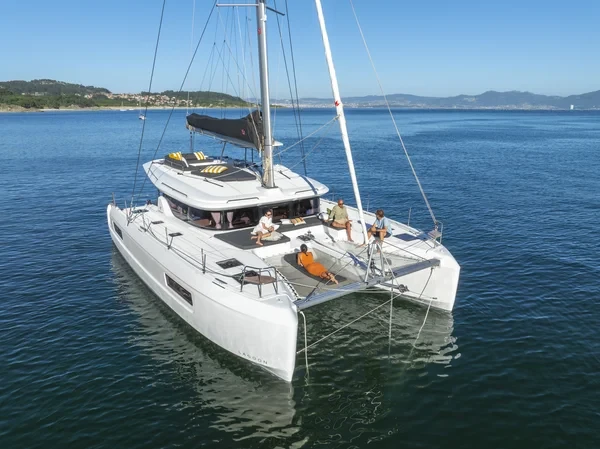 Lagoon 43 - Boatscribe.com