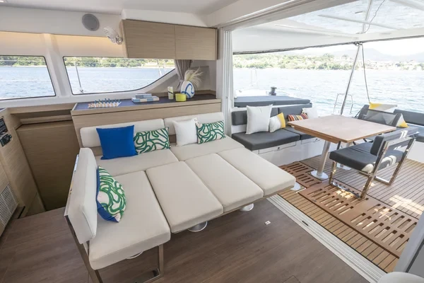 Lagoon 43 - Boatscribe.com