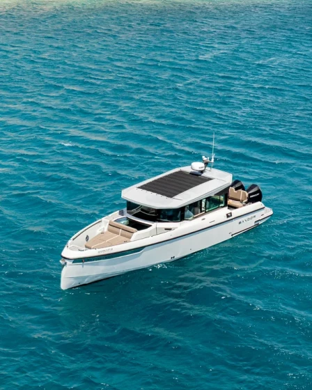 Saxdor 320 GTC - Boatscribe.com