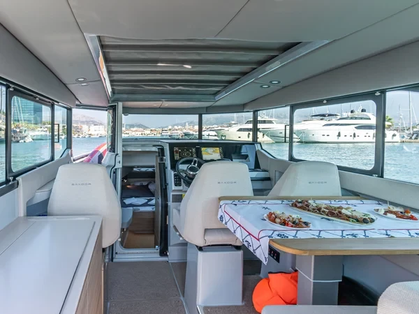 Saxdor 320 GTC - Boatscribe.com