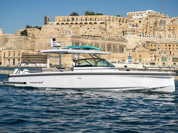Axopar 37  Sun Top - Boatscribe.com