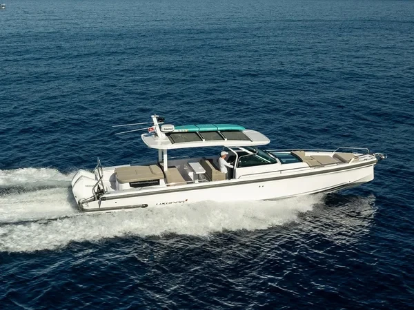 Axopar 37  Sun Top - Boatscribe.com