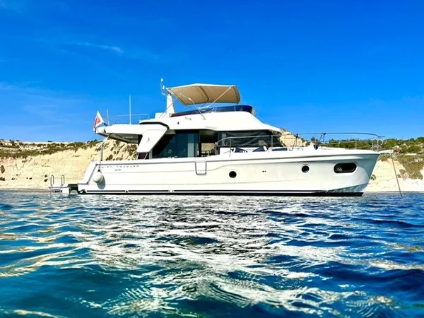 Swift Trawler 47 - Boatscribe.com