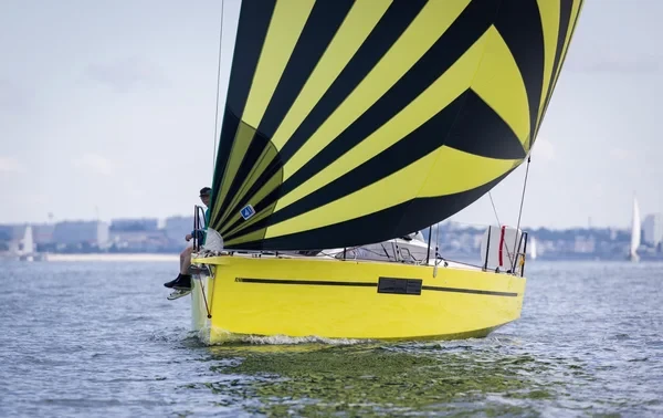 RM 890 - Boatscribe.com