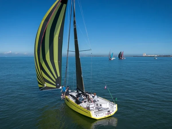RM 890 - Boatscribe.com