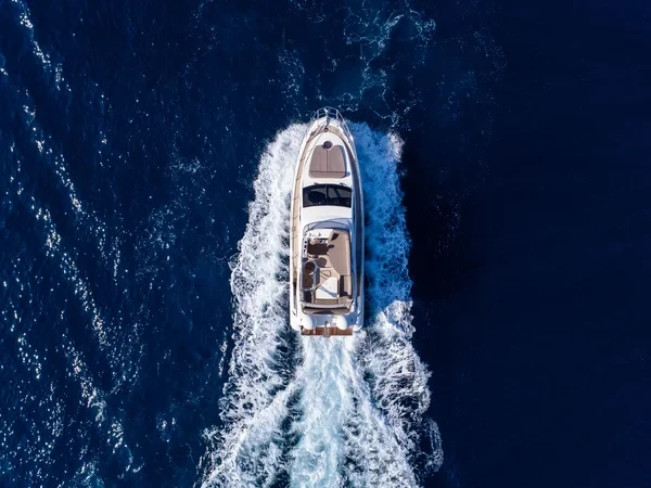 Ferretti 591 - Boatscribe.com