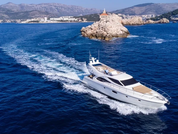 Ferretti 591 - Boatscribe.com