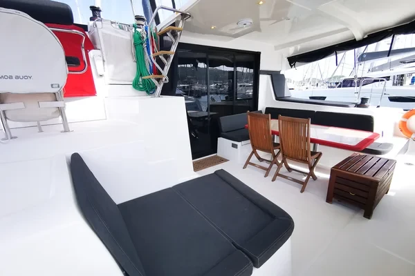 Lagoon 42 - Boatscribe.com