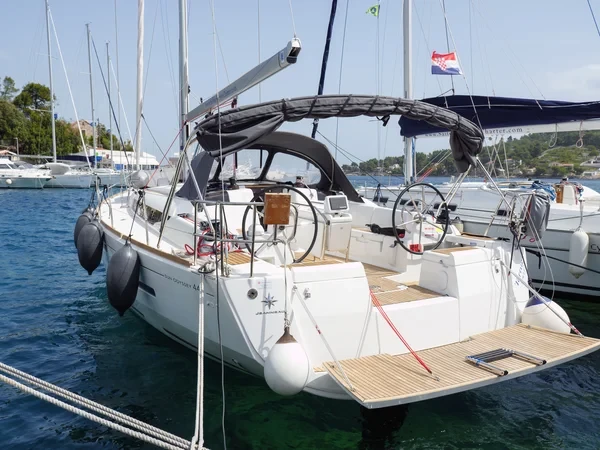 Sun Odyssey 449 - Boatscribe.com