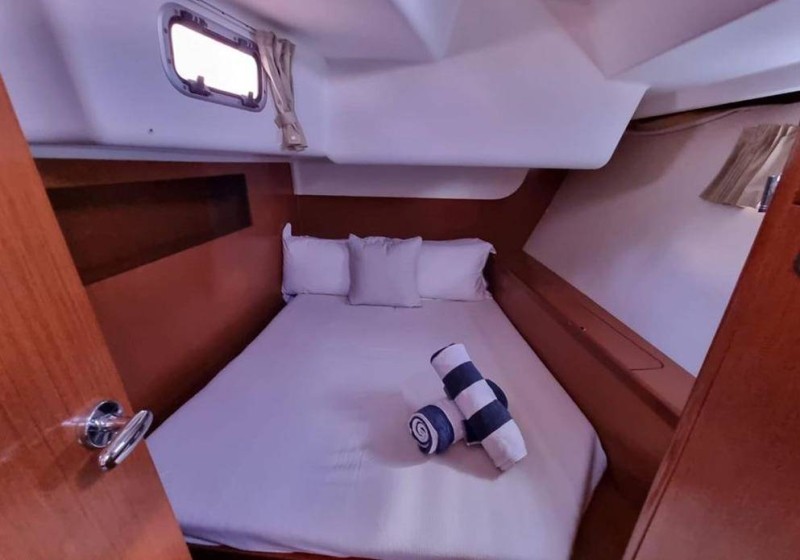 Oceanis 54 - Boatscribe.com