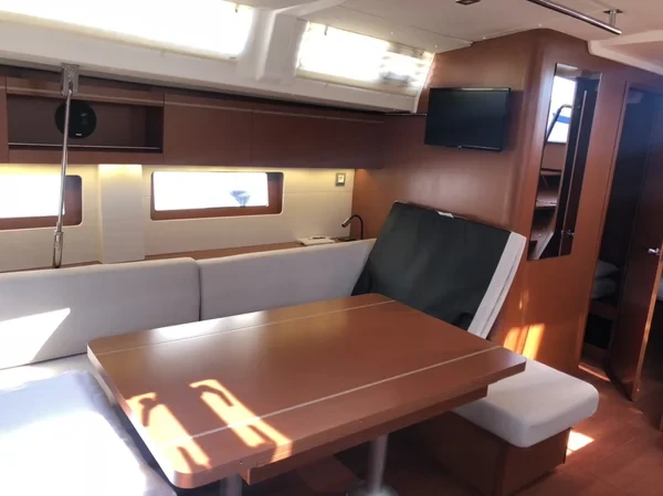 Oceanis 51.1 - Boatscribe.com