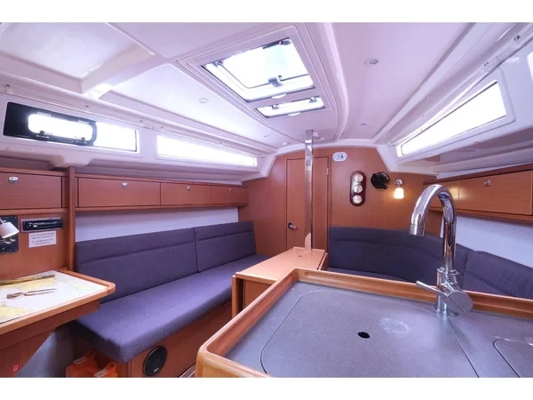 Bavaria 33 Cruiser - Boatscribe.com
