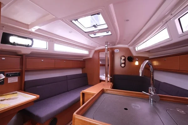 Bavaria 33 Cruiser - Boatscribe.com