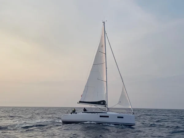 Sun Odyssey 350 - Boatscribe.com