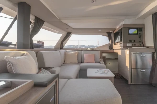 Isla 40 - Boatscribe.com