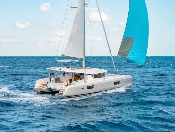 Lagoon 42 - Boatscribe.com