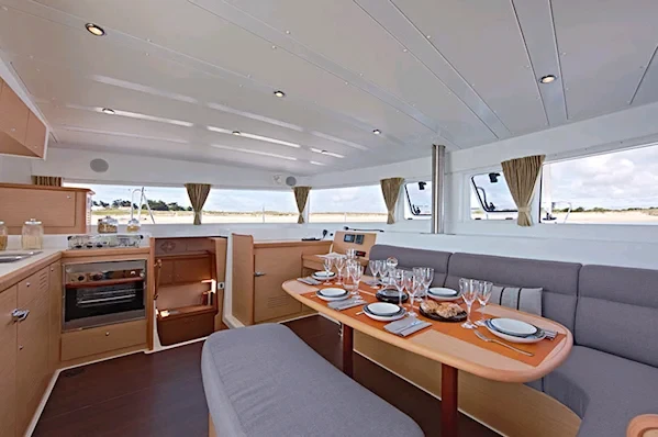 Lagoon 42 - Boatscribe.com