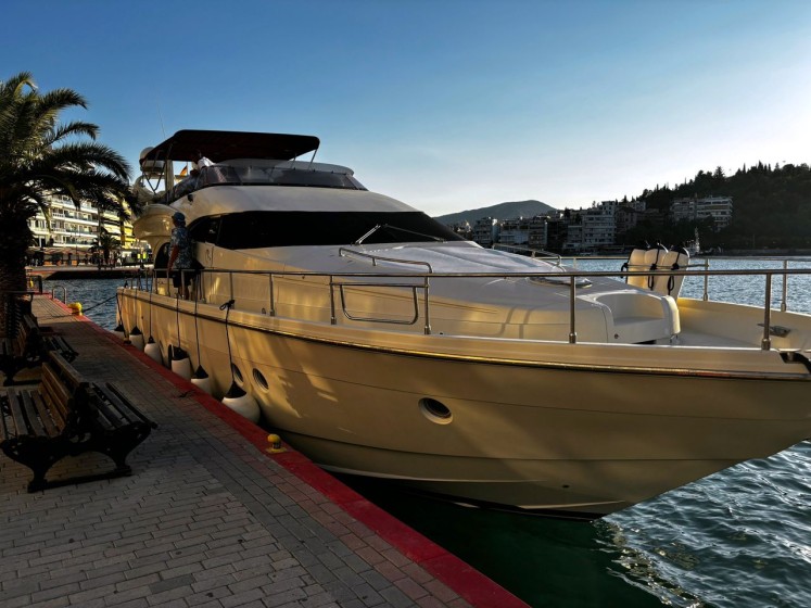 Dominator 62 S - Boatscribe.com