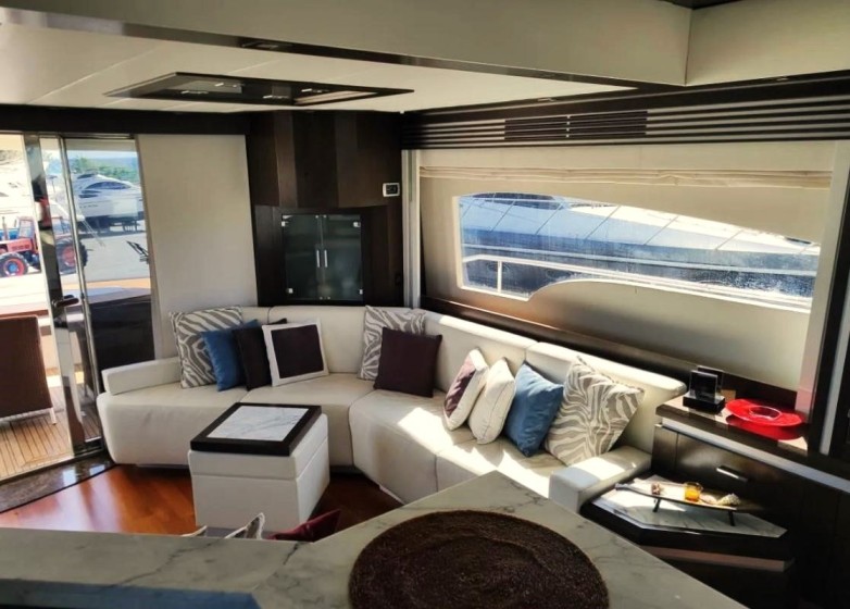 Dominator 62 S - Boatscribe.com