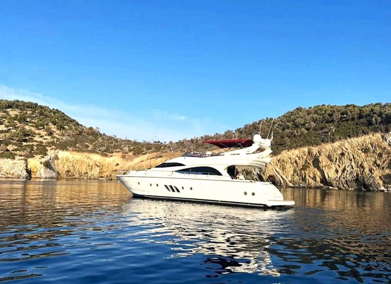 Dominator 62 S - Boatscribe.com