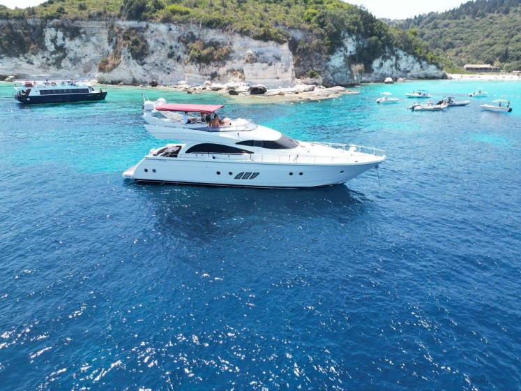 Dominator 62 S - Boatscribe.com