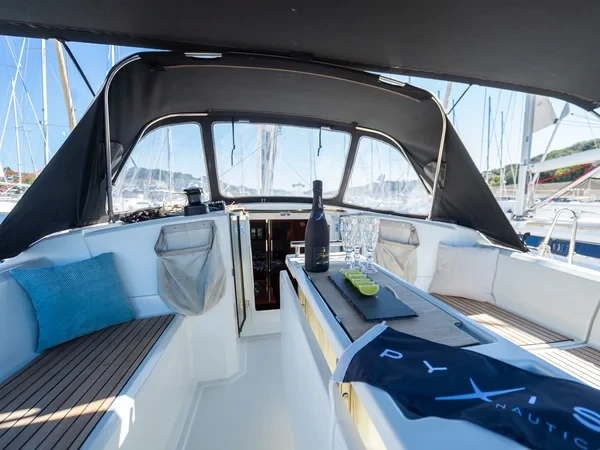 Oceanis 38.1 - Boatscribe.com