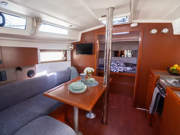 Oceanis 38.1 - Boatscribe.com