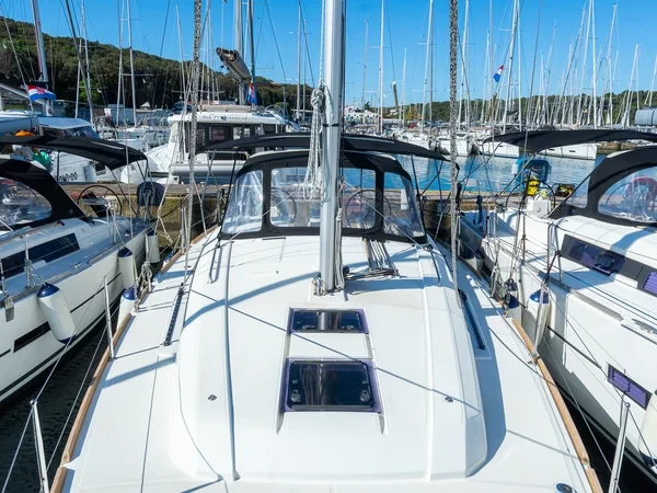 Oceanis 38.1 - Boatscribe.com