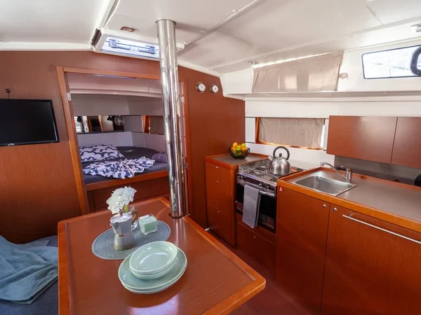 Oceanis 38.1 - Boatscribe.com