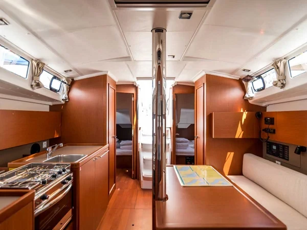 Oceanis 38.1 - Boatscribe.com