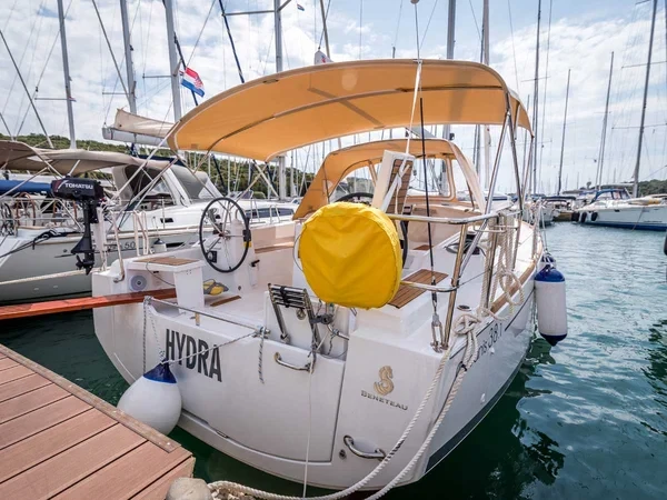 Oceanis 38.1 - Boatscribe.com